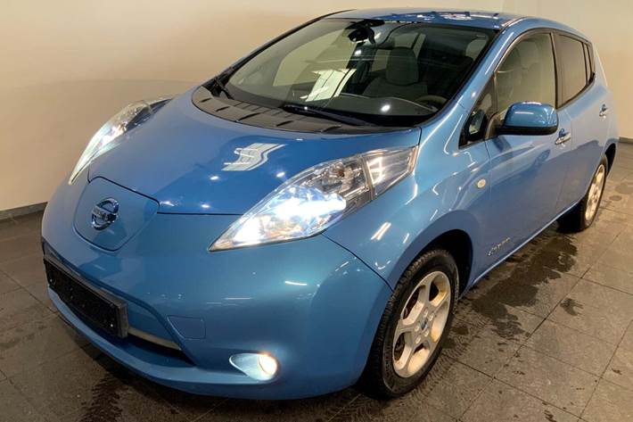 Blå Nissan Leaf fra 2013 set udefra