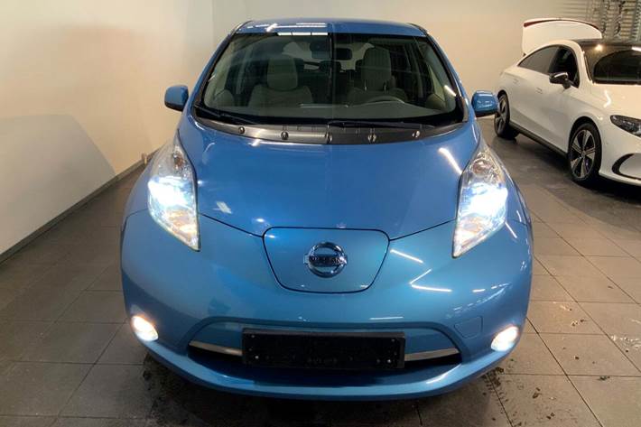Blå Nissan Leaf fra 2013