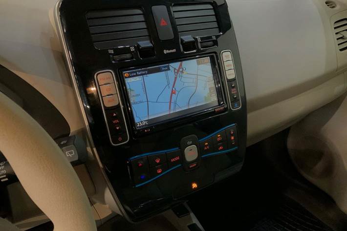 Blå Nissan Leaf fra 2013