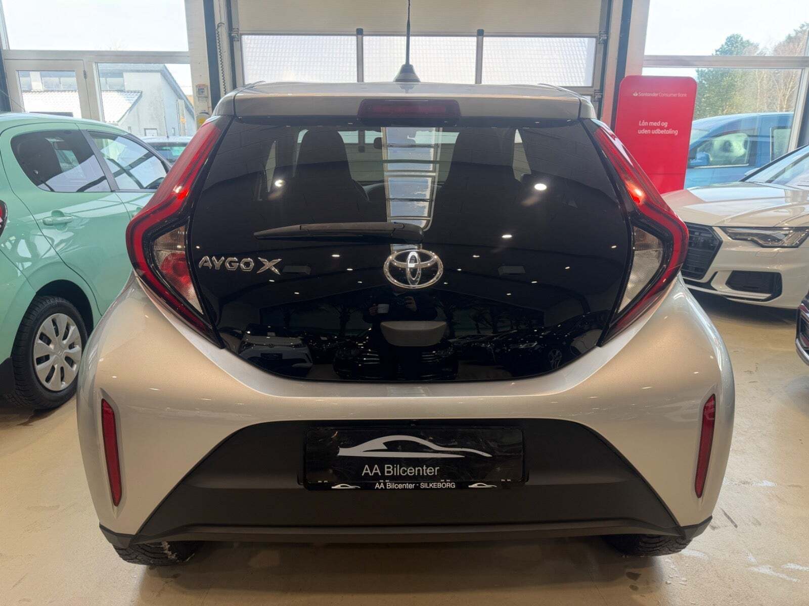 Sølv Toyota Aygo X fra 2023