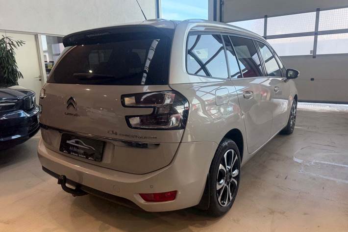 Beige Citroën Grand C4 SpaceTourer fra 2020