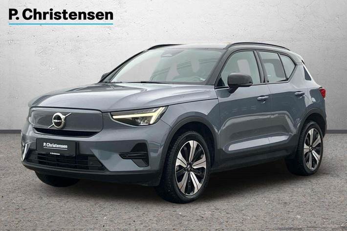 Grå Volvo XC40 fra 2022 set udefra