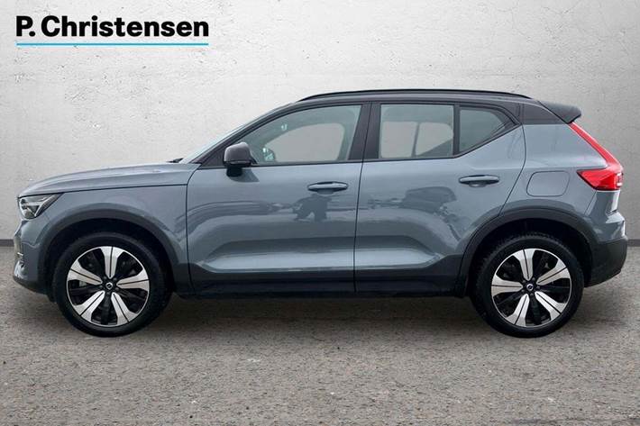 Grå Volvo XC40 fra 2022