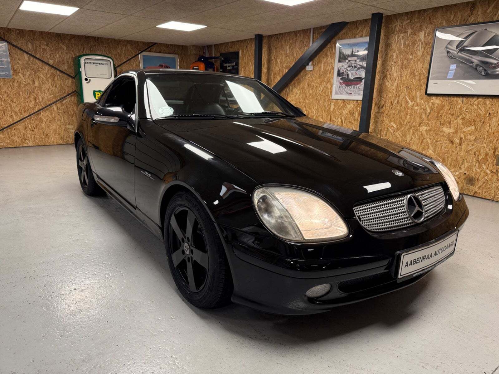 Sort Mercedes SLK230 fra 2004