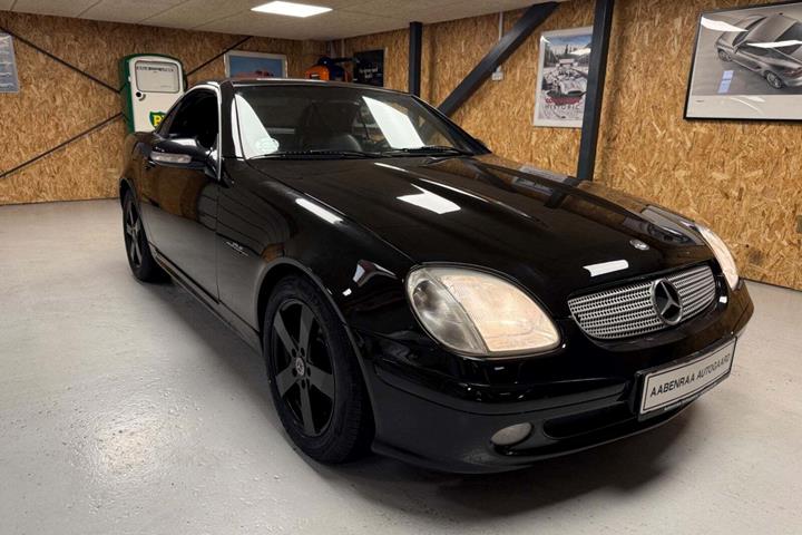 Sort Mercedes SLK230 fra 2004