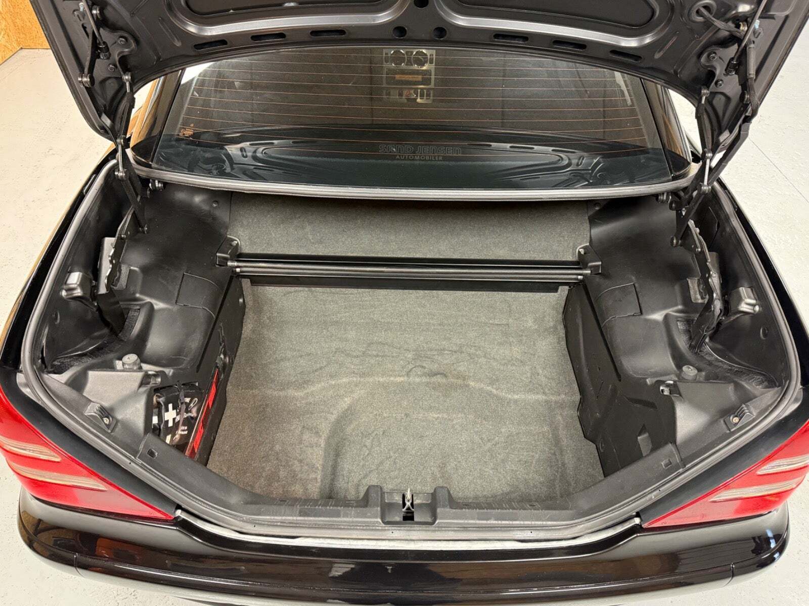 Sort Mercedes SLK230 fra 2004