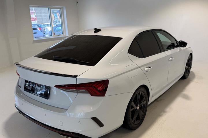 Hvid Skoda Octavia fra 2021