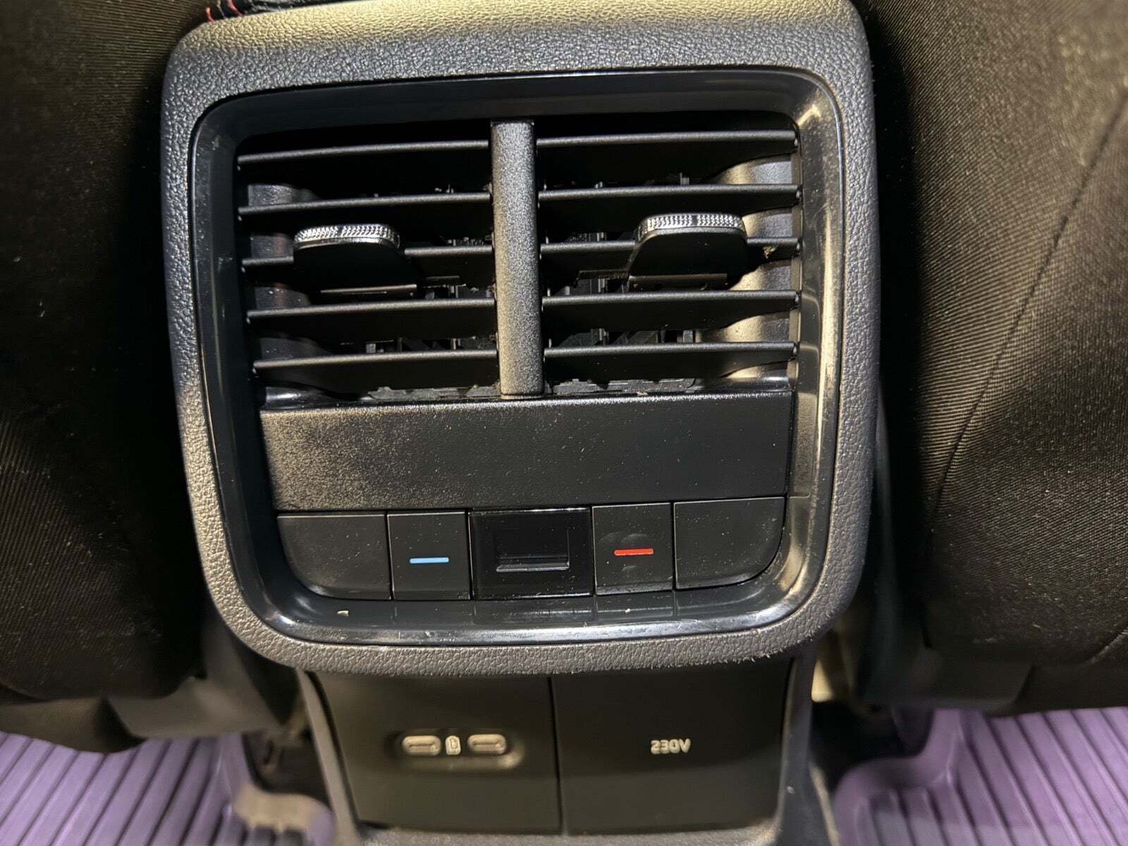 Hvid Skoda Octavia fra 2021