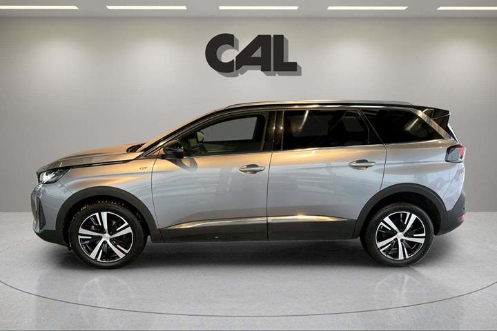 Sølv Peugeot 5008 fra 2023