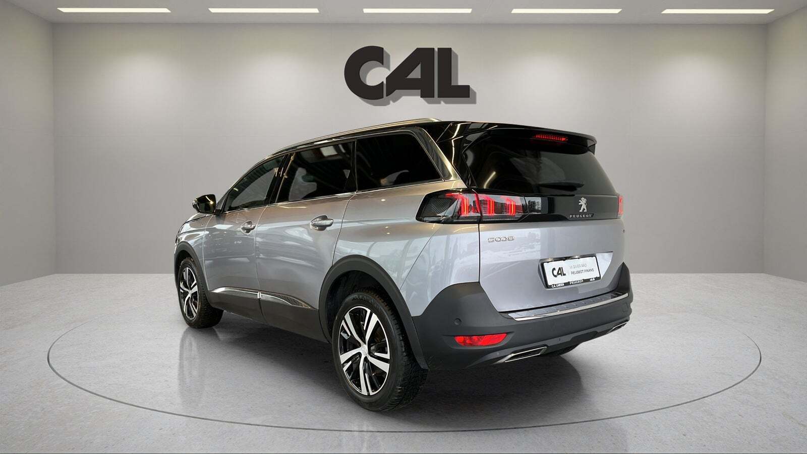 Sølv Peugeot 5008 fra 2023