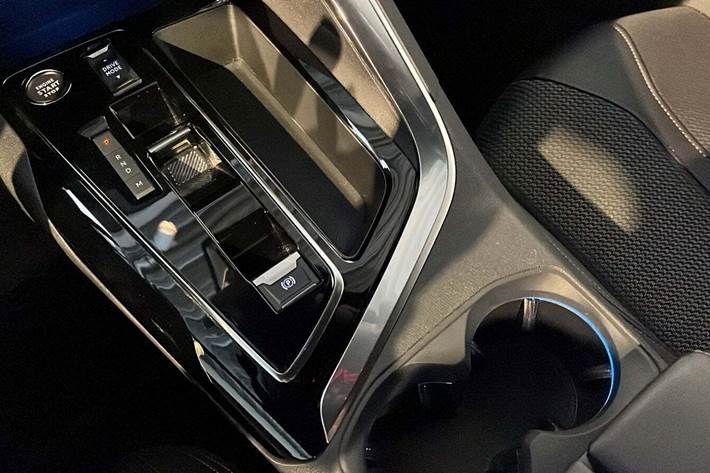 Sølv Peugeot 5008 fra 2023