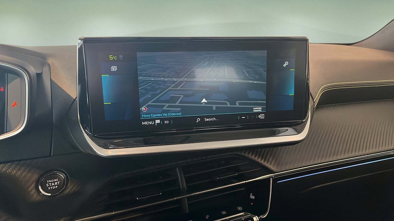 Hvid Peugeot e-2008 fra 2023