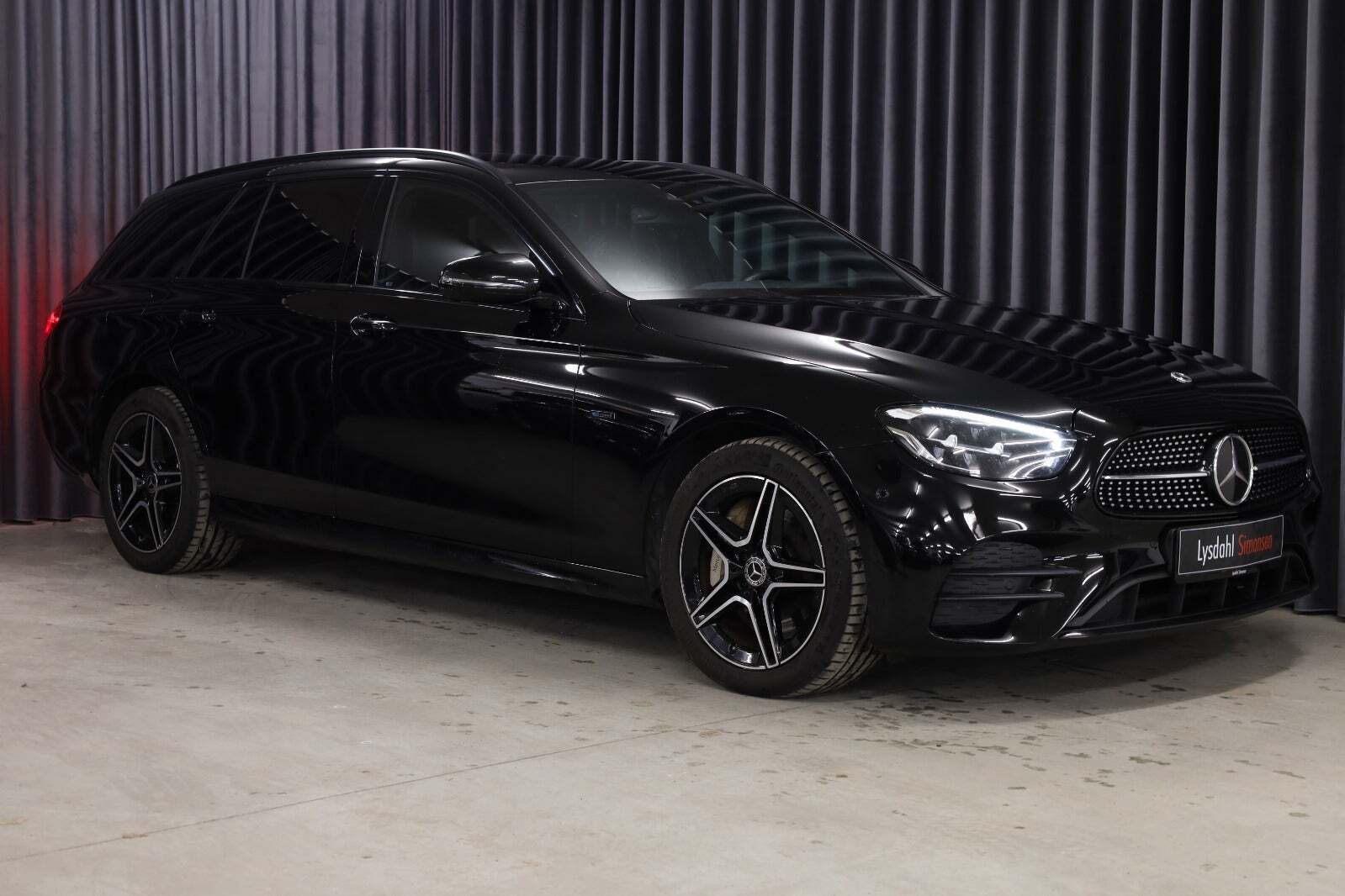 Mercedes E300 e 2,0 AMG Line stc. aut.