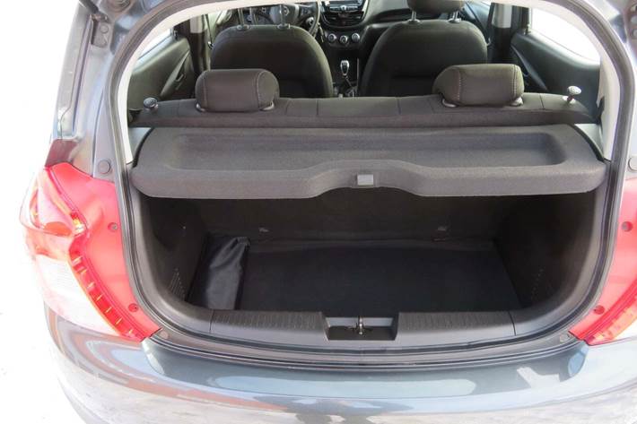 Grå Opel Karl fra 2018