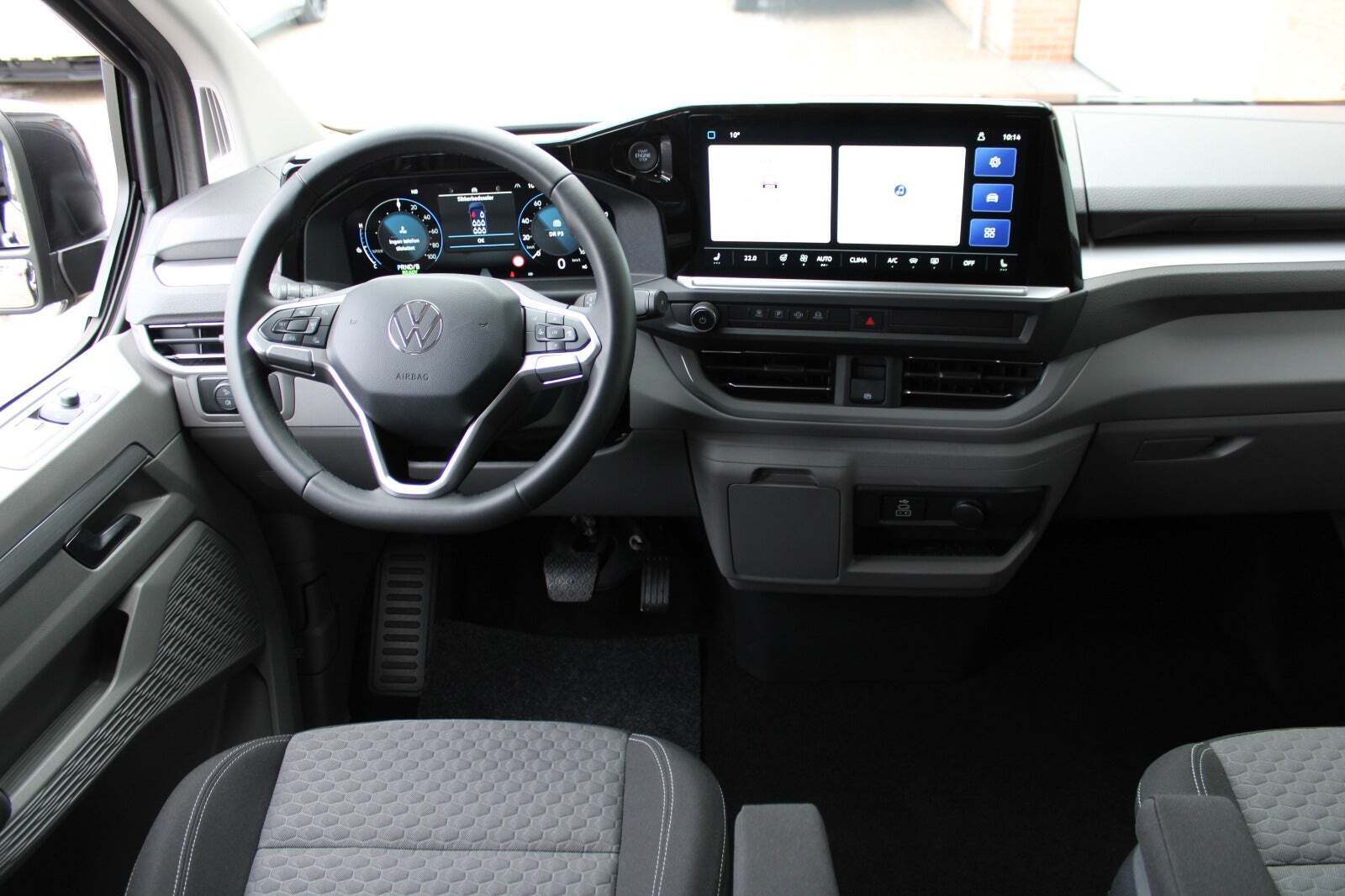 VW e-Caravelle 64 Life SWB