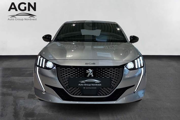 Sølv Peugeot e-208 fra 2023