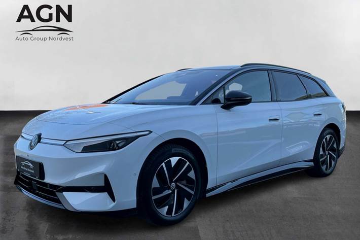 Hvid VW ID.7 fra 2025 set udefra