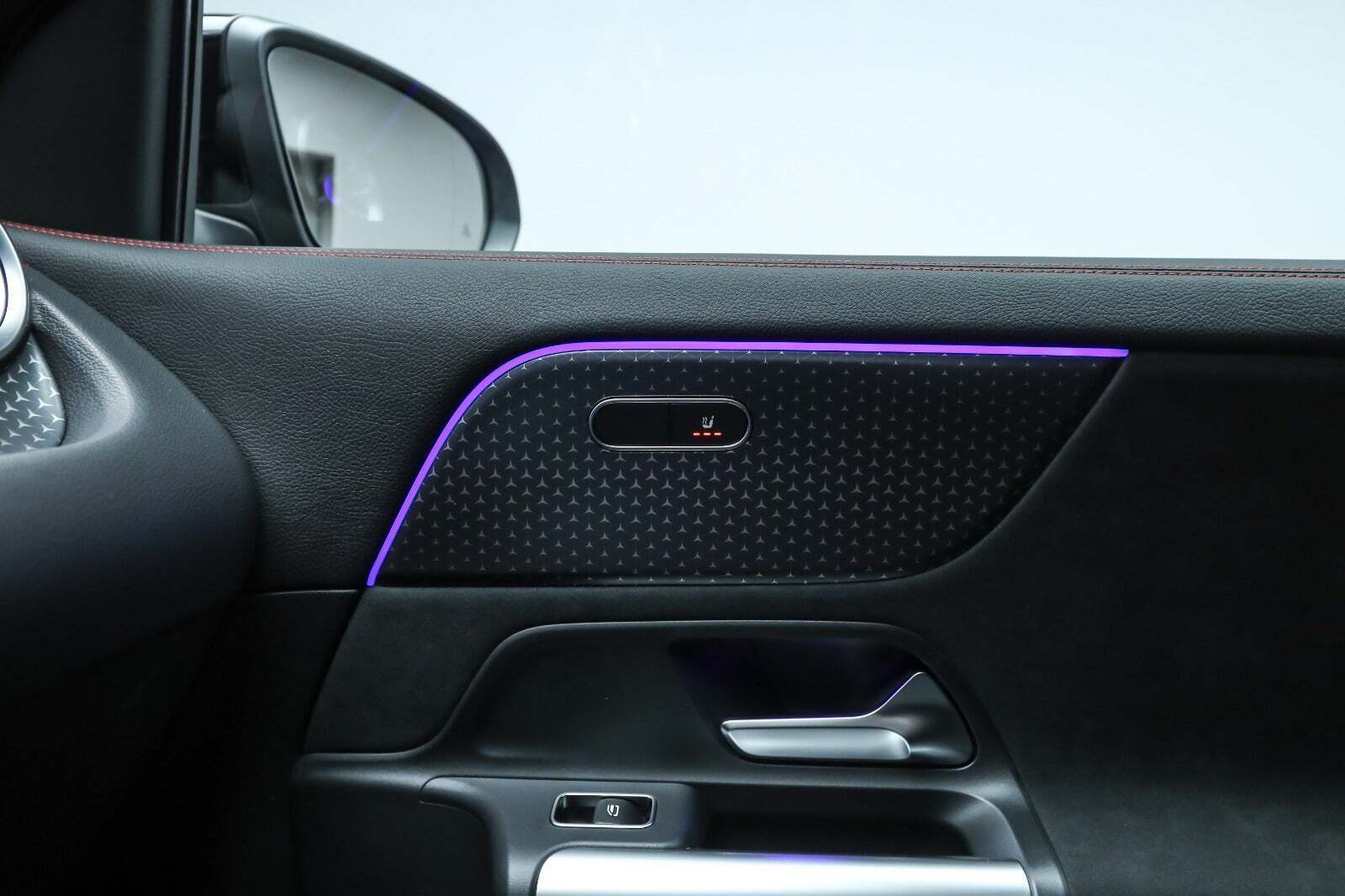 Grå Mercedes EQA250+ fra 2025