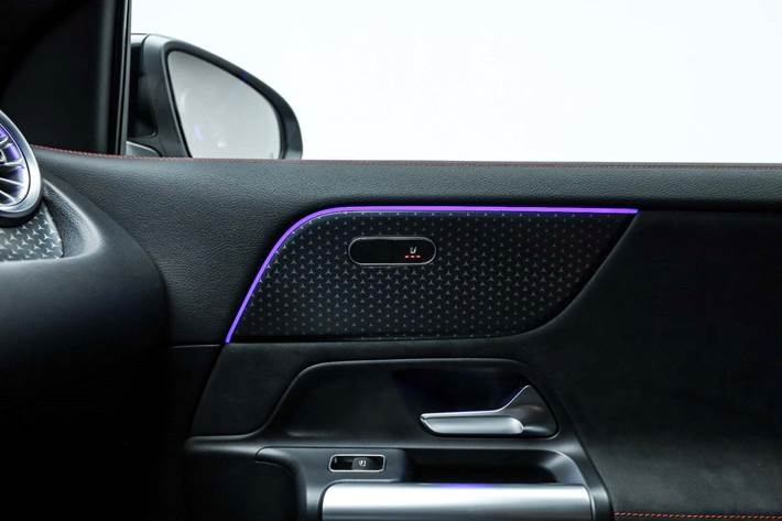 Sort Mercedes EQA250+ fra 2025