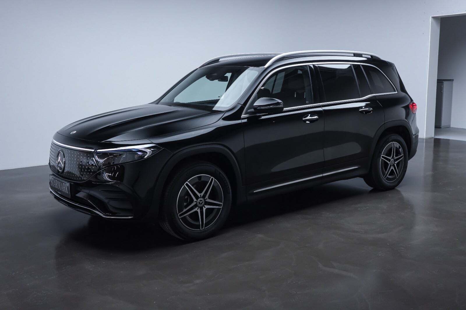 Sort Mercedes EQB250+ fra 2026