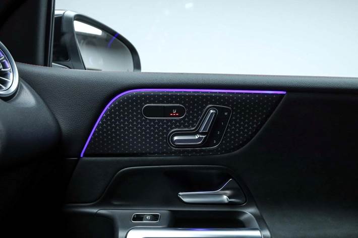 Sort Mercedes EQB250+ fra 2026