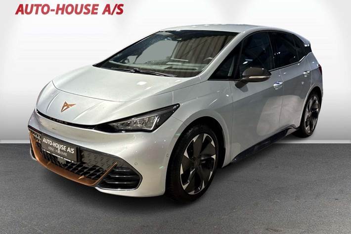 Sølv Cupra Born fra 2024 set udefra