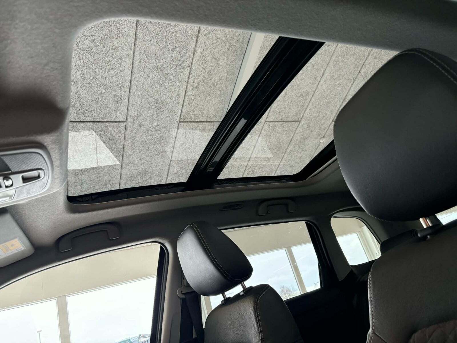 Grå Suzuki Vitara fra 2020