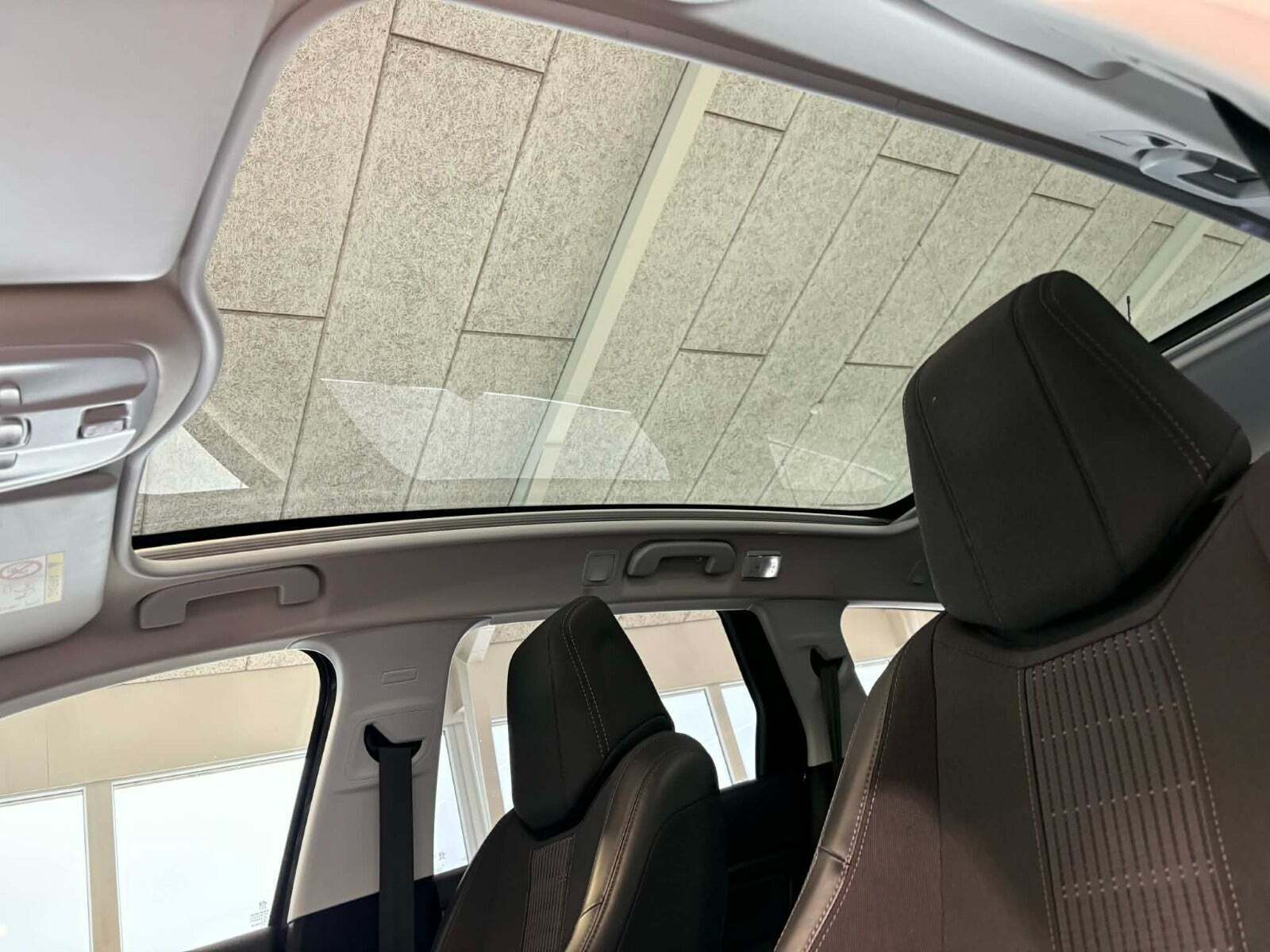 Grå Peugeot 308 fra 2017