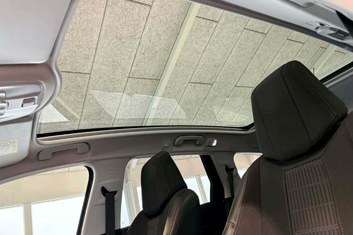 Grå Peugeot 308 fra 2017