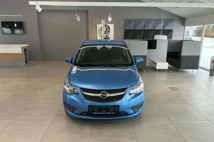 Blå Opel Karl fra 2016