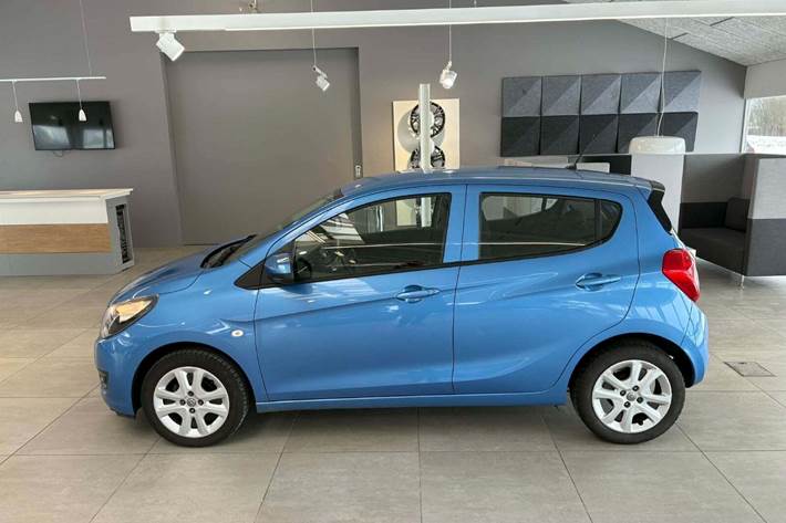 Blå Opel Karl fra 2016