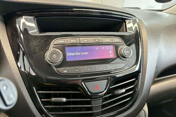 Blå Opel Karl fra 2016