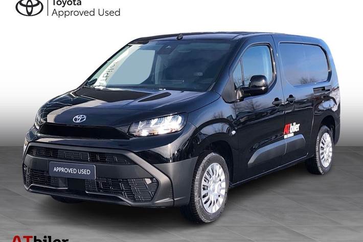 Sort Toyota ProAce City fra 2024 set udefra
