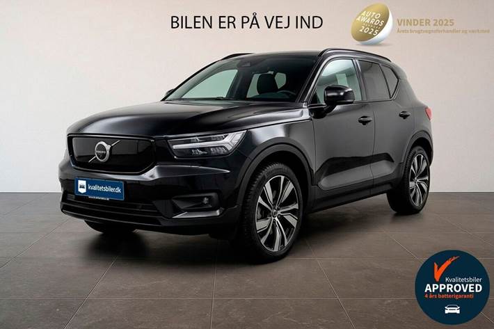 Sort Volvo XC40 fra 2021 set udefra