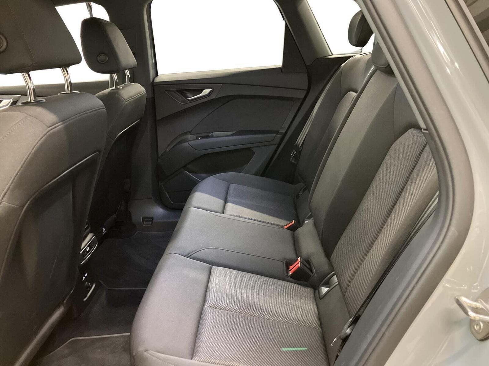 Audi Q4 e-tron 40 Business