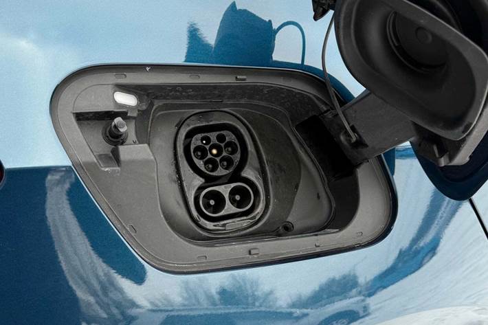 Blå Cupra Born fra 2023