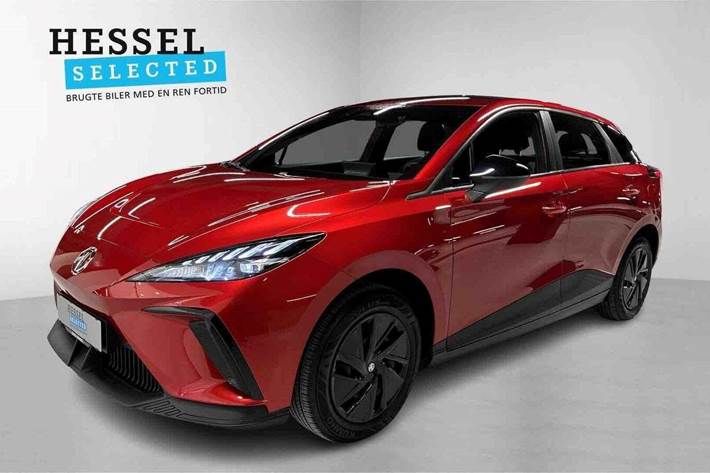 Rød MG 4 fra 2023 set udefra