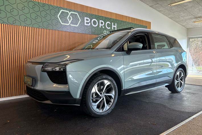 Blå Aiways U5 fra 2022 set udefra