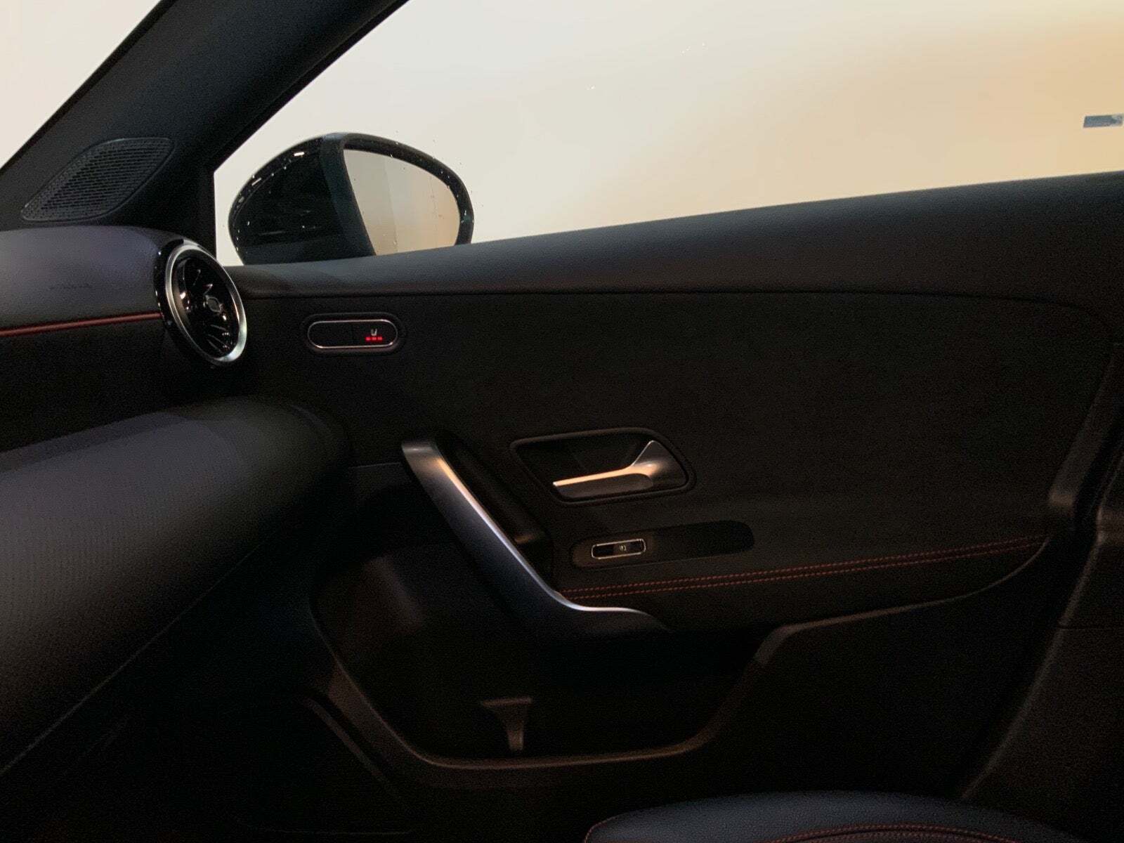 Sort Mercedes A200 fra 2021