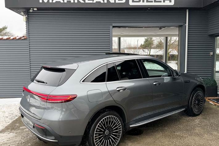 Grå Mercedes EQC400 fra 2021