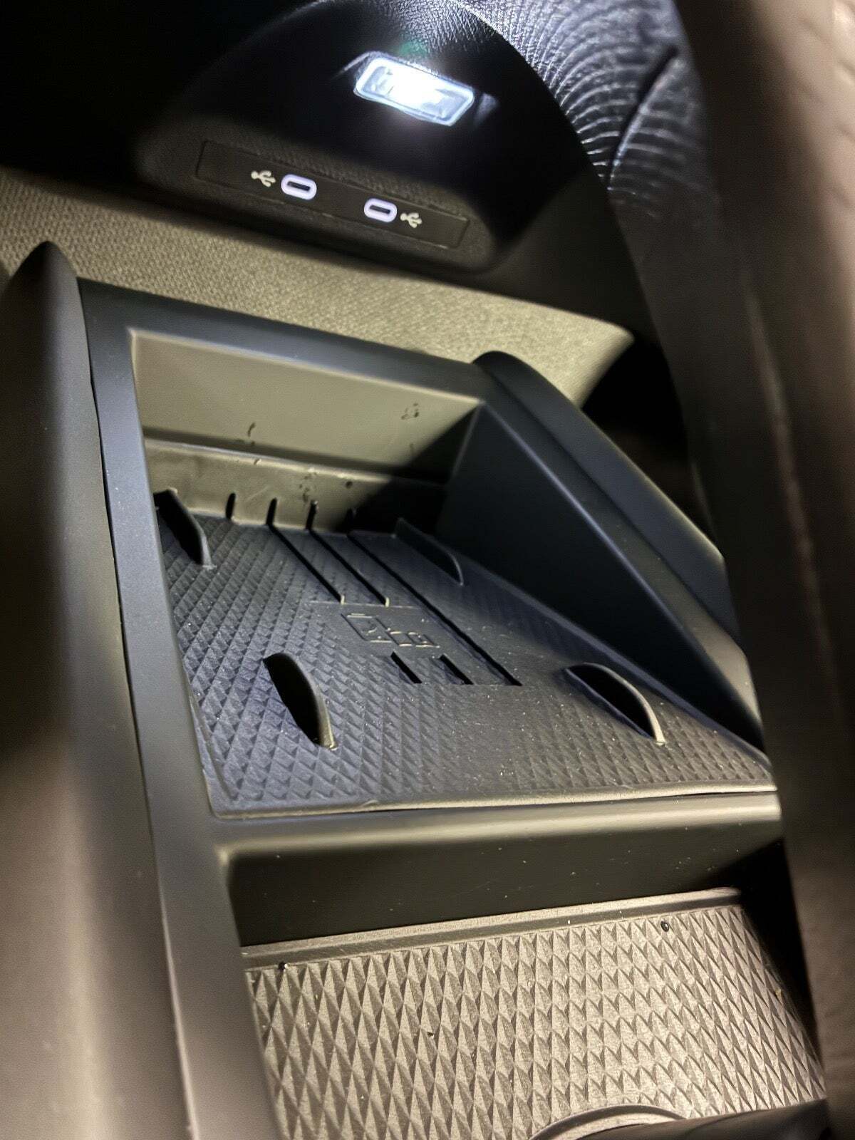 Orange Cupra Tavascan fra 2025