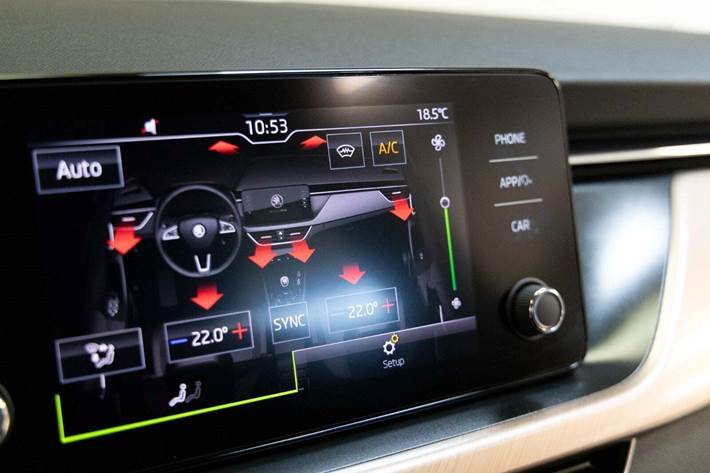 Rød Skoda Scala fra 2020