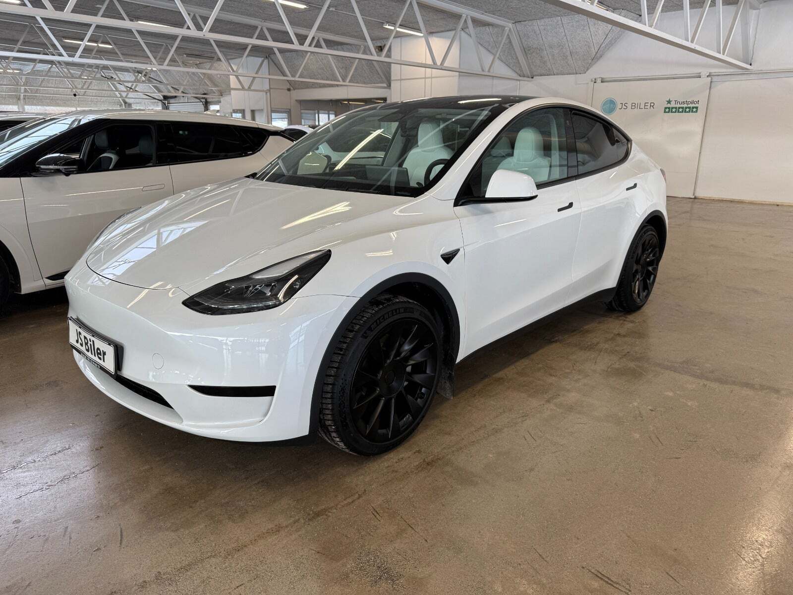 Tesla Model Y Long Range RWD
