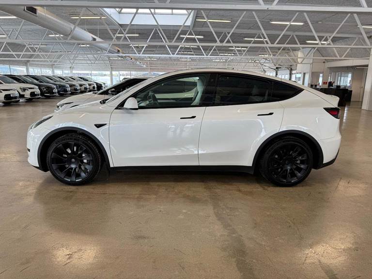 Tesla Model Y Long Range RWD