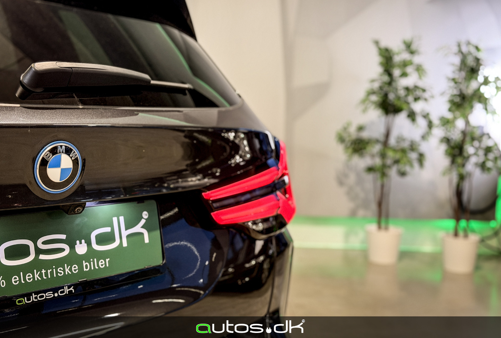 Grå BMW iX3 fra 2023