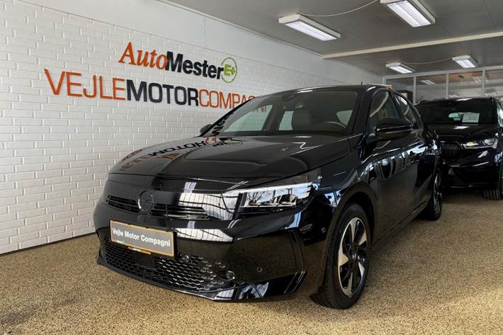 Sort Opel Corsa-e fra 2024 set udefra