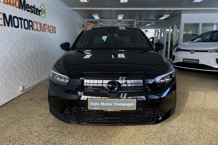 Sort Opel Corsa-e fra 2024