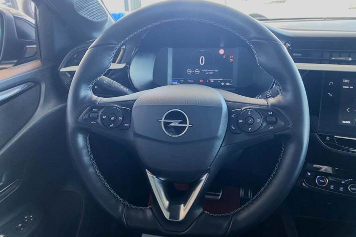 Sort Opel Corsa-e fra 2024