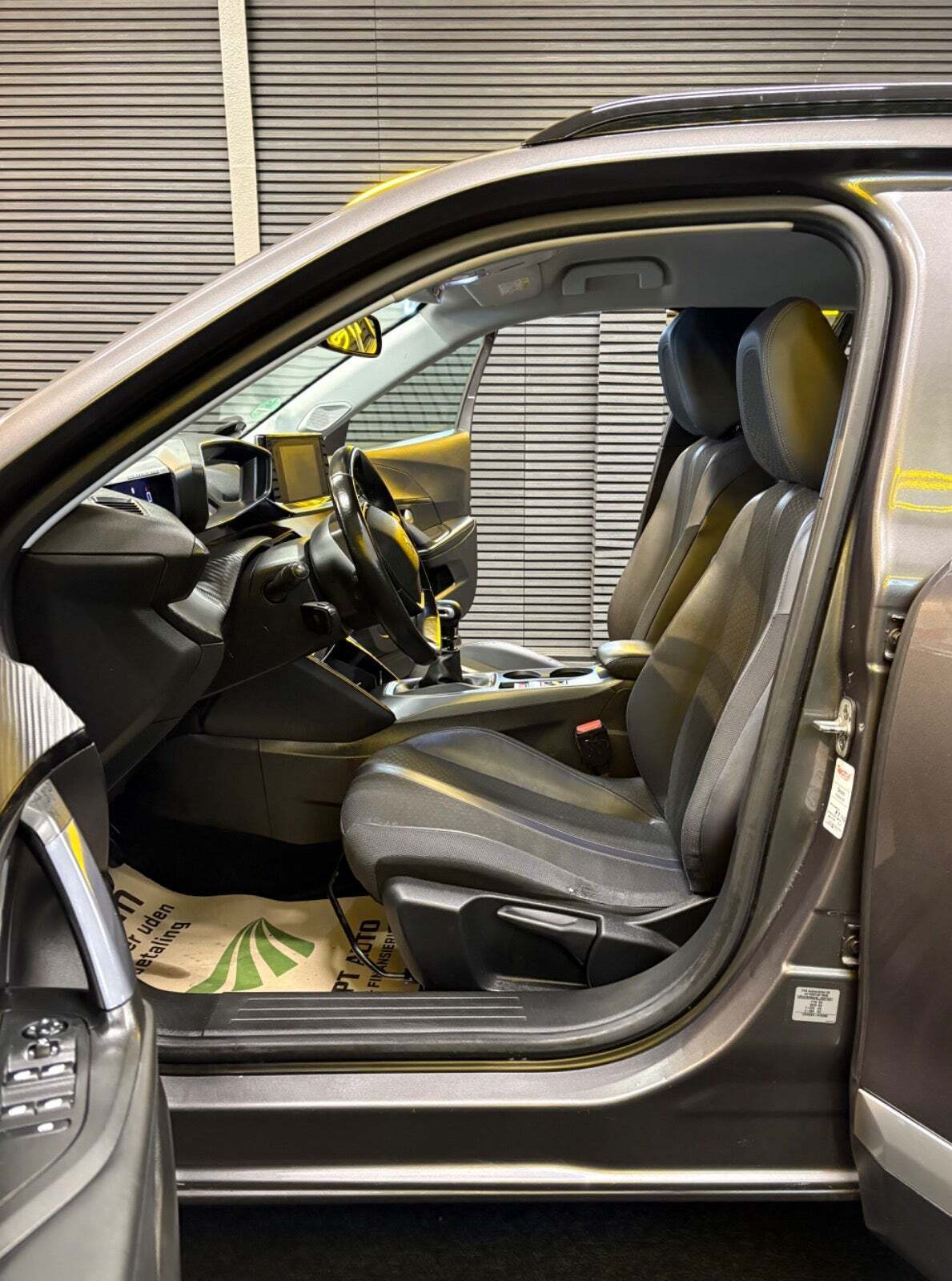 Peugeot 2008 1,2 PureTech 100 Allure