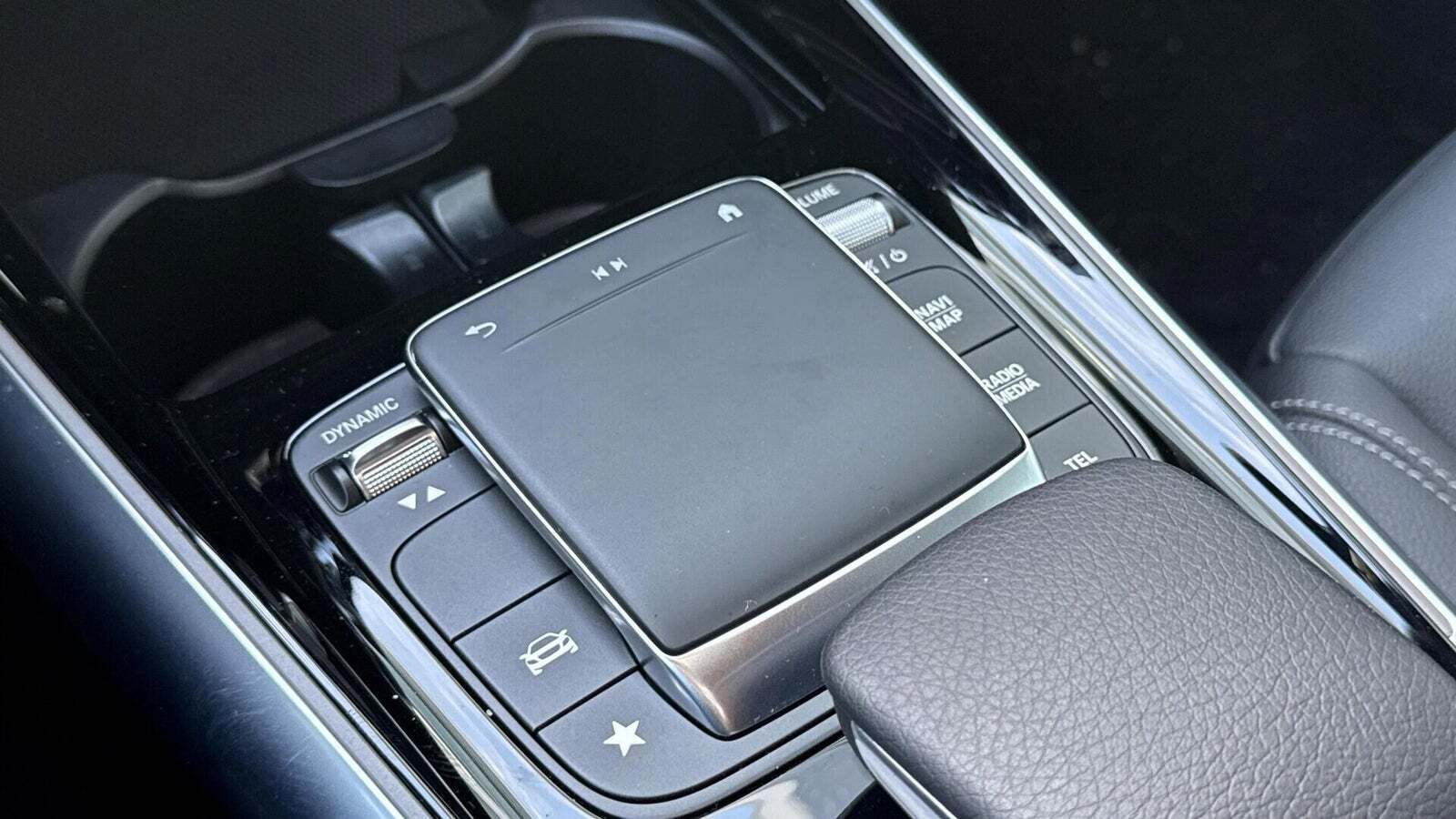 Hvid Mercedes EQA250+ fra 2023